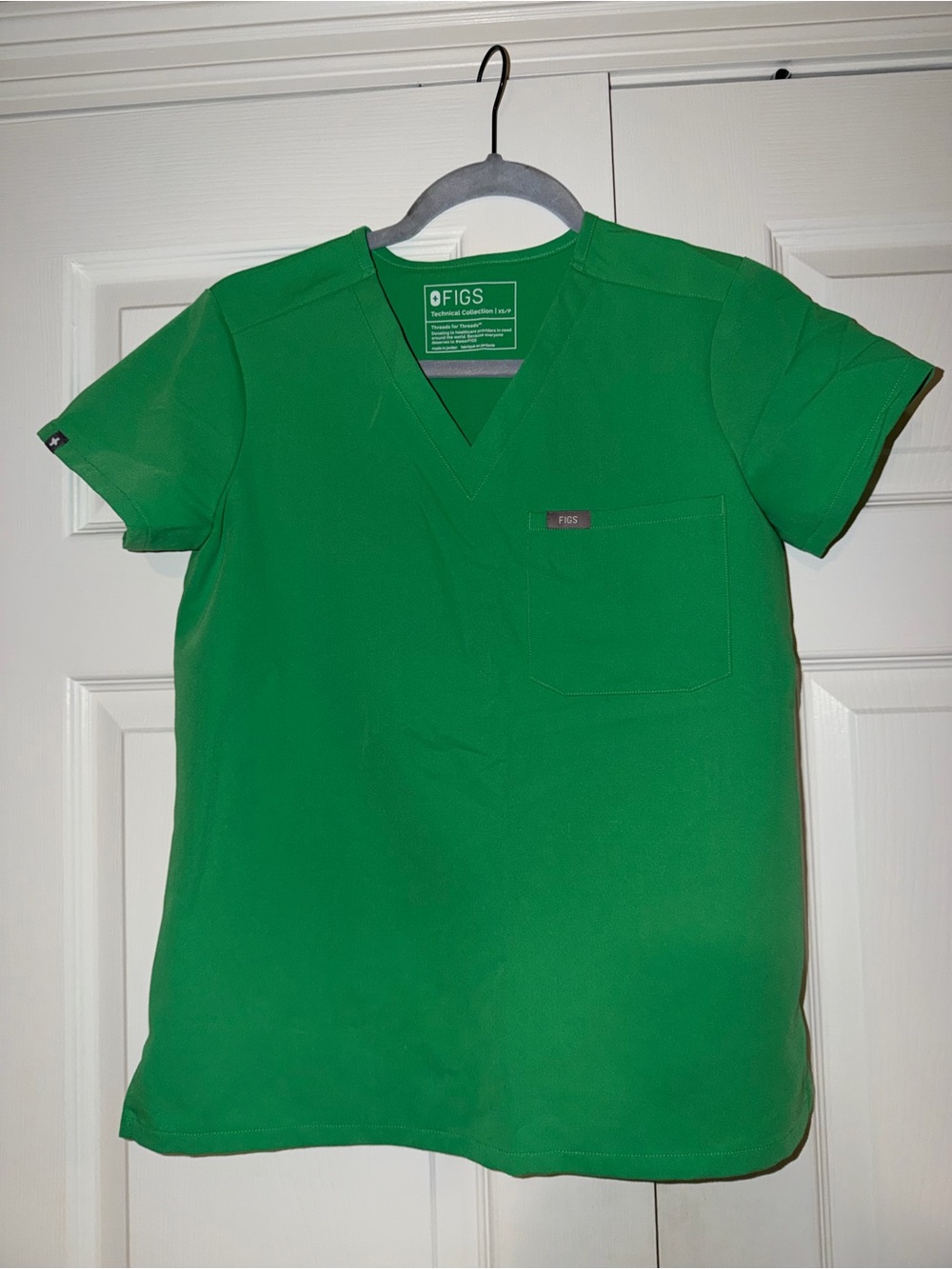 Figs Women's Catarina Scrub Top - Evergreen